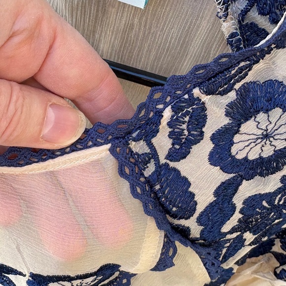 Sundance Luiza Silk Sheer Embroidered Blouson Sleeve Top In Beige /Navy Sz XS - Picture 6 of 15